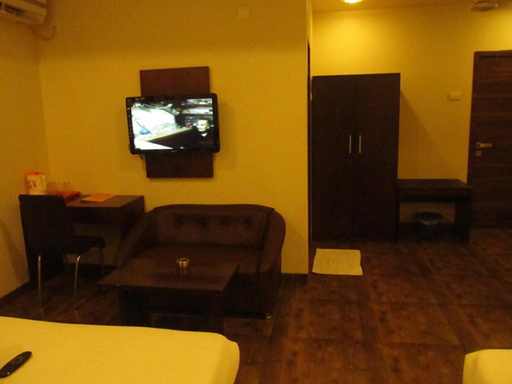 Hotel Sai Regency Daman Habitación foto