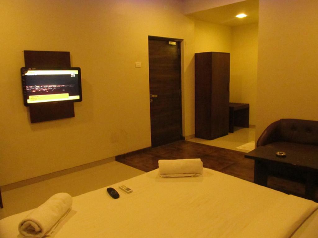 Hotel Sai Regency Daman Habitación foto