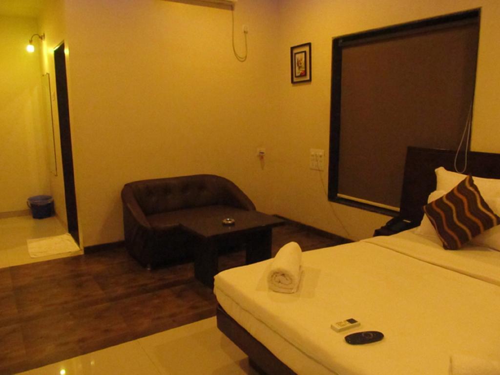 Hotel Sai Regency Daman Exterior foto