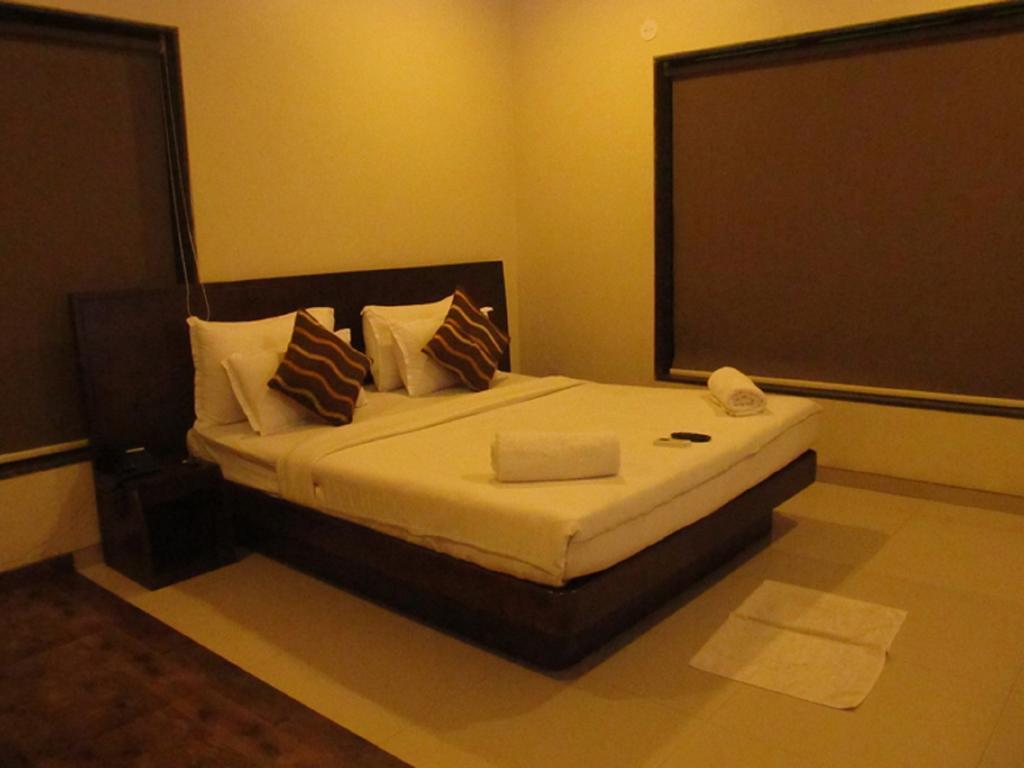 Hotel Sai Regency Daman Exterior foto